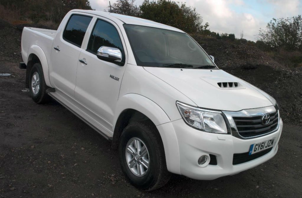anaklisi-toyota-hilux-2
