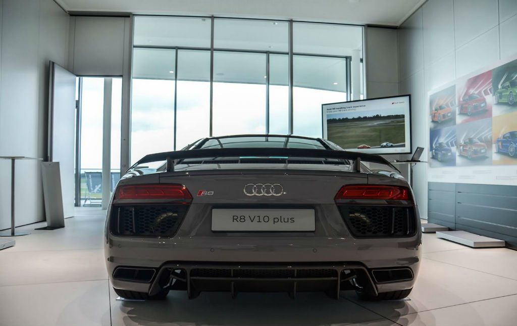 audi-r8-v10-plus-exclusive-2