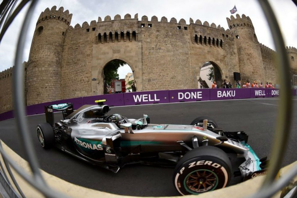 f1-crash-2