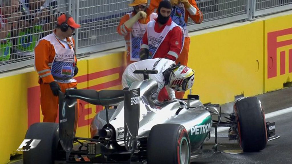 f1-crash-4
